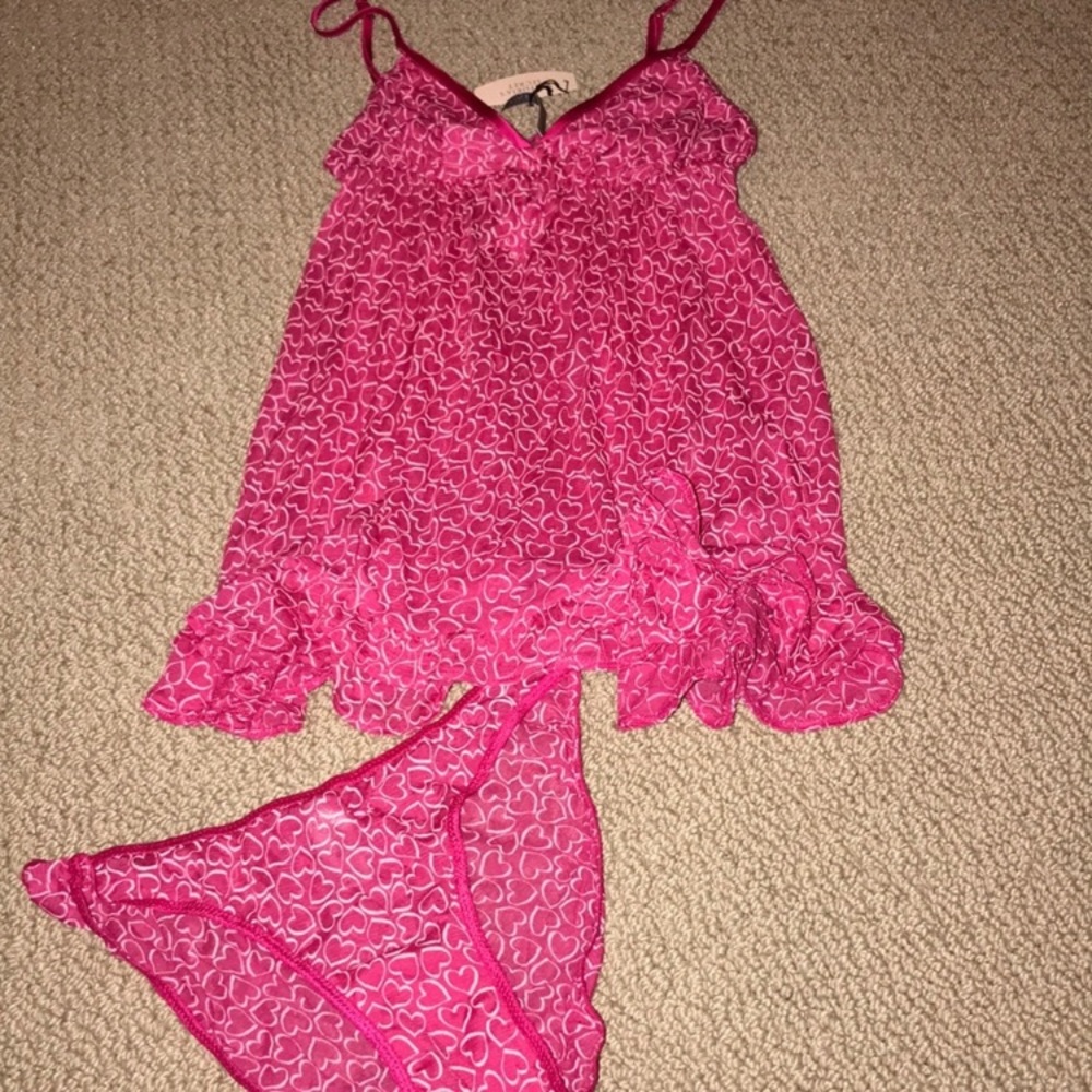 NWT Victoria’s Secret babydoll set-xs